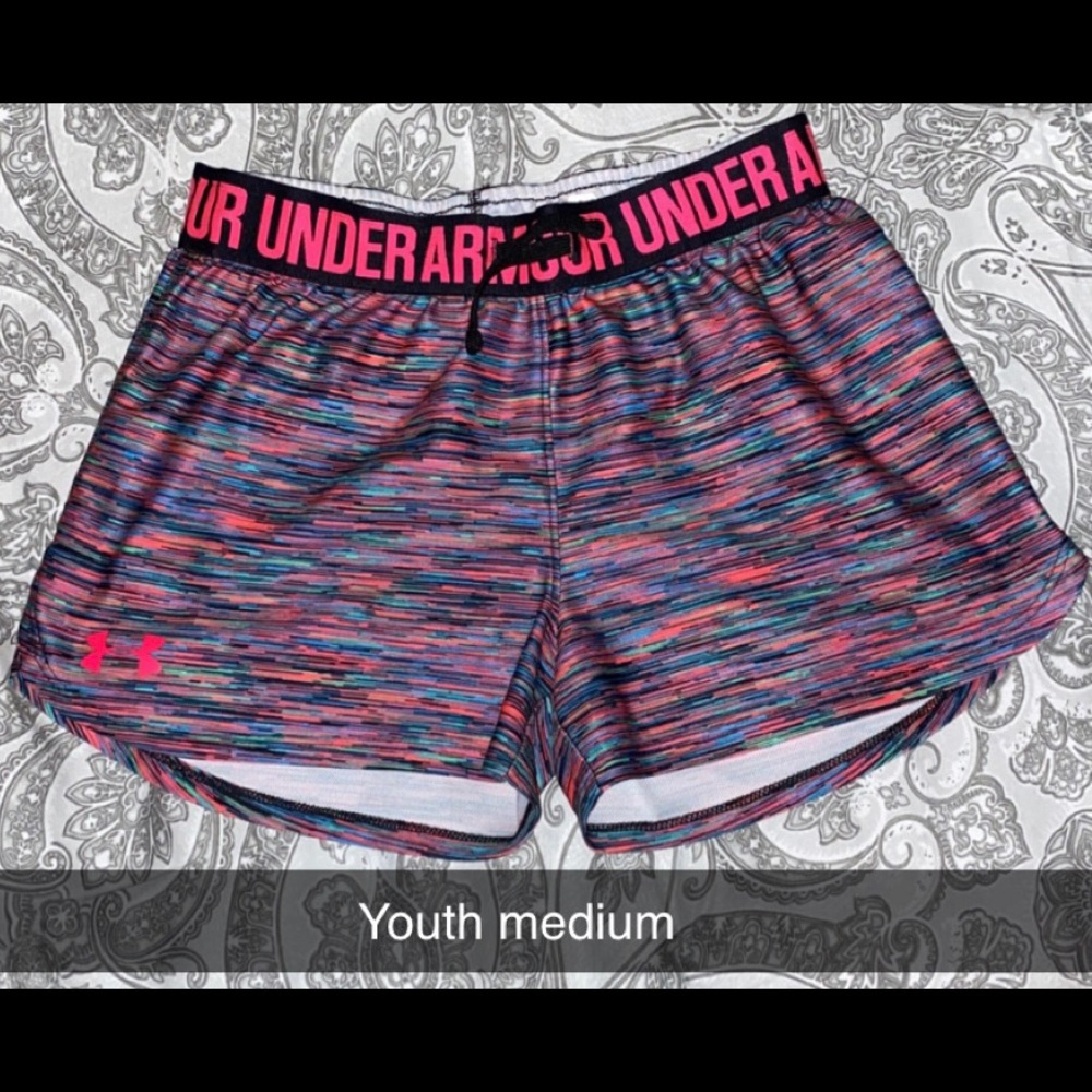 Under armour shorts size youth medium